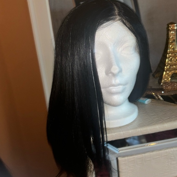 Outre Selena  Natural look HD Lace straight hair wig 150% density - Picture 5 of 16